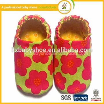 2015 chaussures de coton bon marché de sport pour bébé chaussures de mode pour enfants chaussures de bébé